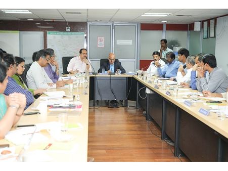 കൊച്ചി മെട്രോ പദ്ധതിയുടെ ഒന്നാം ഘട്ടം എത്രയും വേഗം പൂർത്തിയാക്കണം, സര്‍ക്കാരിന്റെ ഭാഗത്തുനിന്ന് എല്ലാ പിന്തുണയുമുണ്ടാകും: ചീഫ് സെക്രട്ടറി