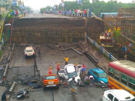 കൊല്‍ക്കത്തയില്‍ ഫ്‌ളൈ ഓവര്‍ തകര്‍ന്ന് വീണു... അഞ്ച് പേര്‍ കൊല്ലപ്പെട്ടതായി സൂചന
