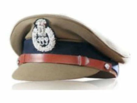 ദുരിതാശ്വാസ ക്യാമ്പിലേക്കുള്ള സാധനങ്ങൾ കടത്താൻ ശ്രമം; പോലീസുകാർക്ക് കൂട്ട സ്ഥലം മാറ്റം