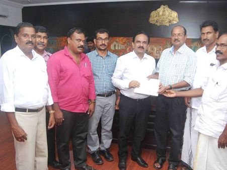 ദുരിതാശ്വാസം; കൊയിലാണ്ടിയിലെ ഓട്ടോകള്‍ ഓടി നല്‍കിയത് 1.22 ലക്ഷം, കലാകാരന്‍മാര്‍ 85,000 രൂപ