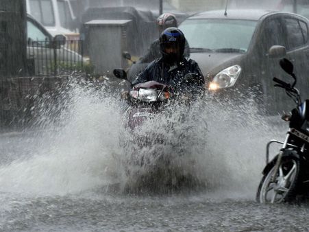 പ്രളയാനന്തര മുന്നറിയിപ്പ്: 25 അംഗ എന്‍ഡിആര്‍എഫ് ടീം പത്തനംതിട്ടയിലെത്തി, അടിയന്തര സാഹചര്യമില്ല!