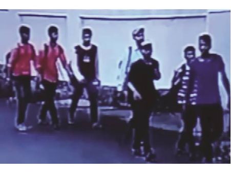 ചാലക്കുടിയില്‍ എടിഎമ്മുകള്‍ കൊള്ളയടിച്ചത് ഏഴംഗസംഘം: കൊള്ളസംഘം ധന്‍ബാദ് എക്‌സ്പ്രസില്‍ കേരളംവിട്ടു!