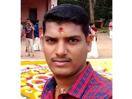 മന്ത്രി മാത്യു ടി തോമസിന്റെ ഗൺമാനെ വീട്ടിനുള്ളിൽ വെടിയേറ്റ് മരിച്ച നിലയിൽ കണ്ടെത്തി