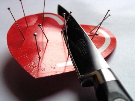 ഭര്‍ത്താവ് ഉറങ്ങിക്കിടക്കെ ഭാര്യ കാമുകനെ വിളിച്ചുവരുത്തി; ഉറക്കമുണര്‍ന്ന ഭര്‍ത്താവ് കാമുകനെ കൊന്നു