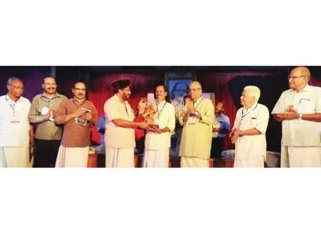 ഇത് കവിതയ്ക്ക് പക്ഷാഘാതം വന്ന കാലം: സി രാധാകൃഷ്ണന്‍, പ്രസ്താവന പികെ ഗോപിയുടെ സ്വീകരണത്തില്‍!