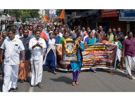 ശബരിമല സ്ത്രീപ്രവേശം - സ്വമേധയാ കേസെടുക്കില്ല, പരാതി ലഭിച്ചാല്‍ നോക്കാം: മനുഷ്യാവകാശ കമ്മിഷന്‍