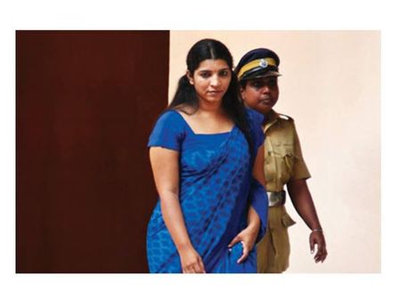 ലൈംഗികാരോപണം: സരിതയുടെ രഹസ്യ മൊഴിക്കായി ക്രെെം ബ്രാഞ്ചിന്റെ ഹർജി, കേസ് ഉമ്മന്‍ചാണ്ടിക്കും കെസിയും!