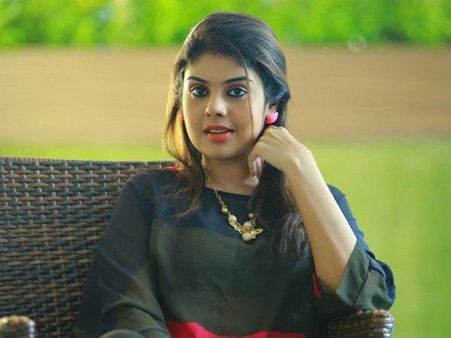 കഴിയുമെങ്കിൽ ഇത്തരം കഥകൾ വിളിച്ചു പറഞ്ഞ് നടക്കാതിരിക്കു; മീ ടുവിനെക്കുറിച്ച് നടി ശിവാനി