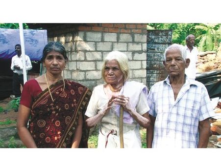 സര്‍ക്കാരും ഉറ്റവരും കൈയൊഴിഞ്ഞു ഇവര്‍ കഴിയുന്നത് അനാഥാലയത്തില്‍ പ്രളയം ബാക്കിയിട്ട ദുരന്തം... കിടപ്പാടം നഷ്ടപ്പെട്ട് വയോധികര്‍