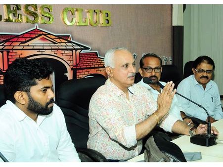 ജിഷ കേസ് തെളിയിച്ചതിനെ ലോകം അഭിനന്ദിച്ചു, കേരളം സംശയിച്ചു: ഡോ. പി വിനോദ് ഭട്ടതിരിപ്പാട്