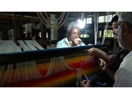 ചേറിന്‍റെ കുട്ടി; ചേന്ദമംഗലത്തിന്‍റെ കുട്ടി, ചേന്ദമംഗലം എന്ന ഫീനിക്‌സ് പക്ഷി, പ്രളയം തകർത്തെറിഞ്ഞിടത്തുനിന്ന് തിരിച്ചു വരുന്ന ചേന്ദമംഗലത്തിന്‍റെ കഥ