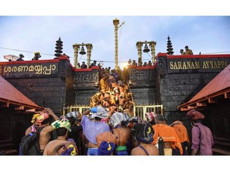 ശബരിമലയിൽ സംഘർഷ സാധ്യത; കൂടുതൽ നേതാക്കളെ കരുതൽ തടങ്കലിൽ വച്ചേക്കും, പട്ടിക തയാറാക്കാൻ നിർദ്ദേശം