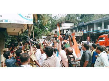 സിപിഎം ഉയര്‍ത്തിക്കൊണ്ടുവരുന്ന സ്വതന്ത്രര്‍ പാര്‍ട്ടിക്കുതന്നെ തലവേദനയാവുന്നു: ഒടുവിൽ പിടിഎ റഹീം!