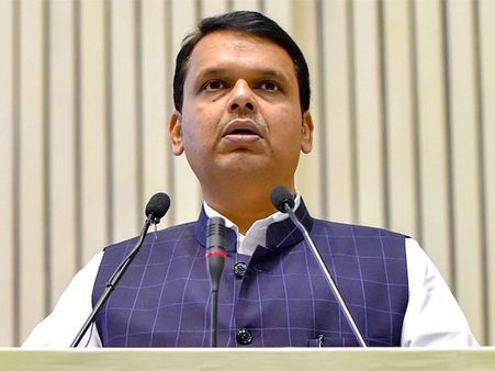 മറാത്ത സംവരണത്തിനൊരുങ്ങി ദേവേന്ദ്ര ഫഡ്‌നാവിസ് ഗവണ്‍മെന്റ്.. പ്രക്ഷോഭക്കാരോട് ആഘോഷത്തിന് ആഹ്വാനം..