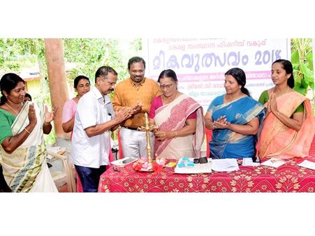 പരീക്ഷ ആഘോഷമാക്കി കൊല്ലം ജില്ല... സാക്ഷരത പരീക്ഷ എഴുതിയത് 1461 പേർ