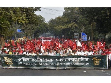 സമര കാഹളം മുഴക്കി കർഷകർ; അവകാശങ്ങൾ നേടിയെടുക്കാൻ പാർലമെന്റ് മാർ‌ച്ച് ഇന്ന്