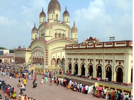 കൊല്‍ക്കത്തയിലും ശബരിമലയ്ക്ക് സമാന പ്രക്ഷോഭം.... കാളി ക്ഷേത്രത്തില്‍ സ്ത്രീകള്‍ക്ക് വിലക്ക്