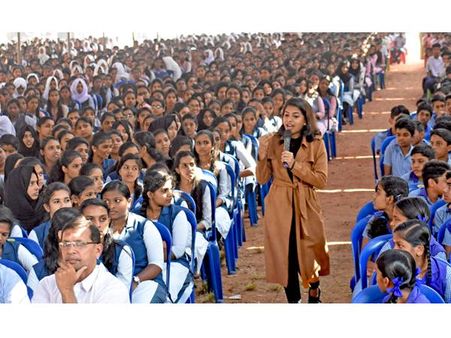 വിദ്യാർഥികളുടെ പഠനനിലവാരം ഉയർത്താൻ ഏഷ്യയിലെ ഏറ്റവും വലിയ തൊഴിലാളി കൂട്ടായ്മയായ യു.എൽ.സി.സി.എസിന്റെ മാപ്പിൾ പദ്ധതി തുടങ്ങി