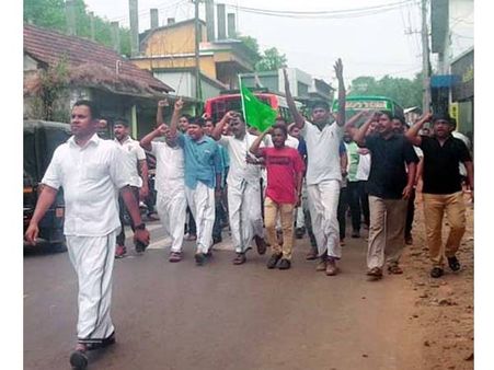 യൂത്ത്‌ലീഗിന്റെ പ്രതിഷേധം ഭയന്ന് മന്ത്രി കെ.ടി ജലീല്‍ താനൂരിലെ ഉദ്ഘാടനത്തിനെത്തിയില്ല