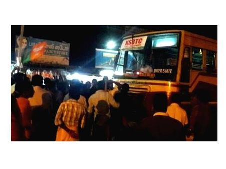 കേന്ദ്രമന്ത്രി പൊൻരാധാകൃഷ്ണനെ നിലയ്ക്കലിൽ തടഞ്ഞ സംഭവം അതിർത്തിയിൽ കേരള ബസുകളെ തടഞ്ഞു