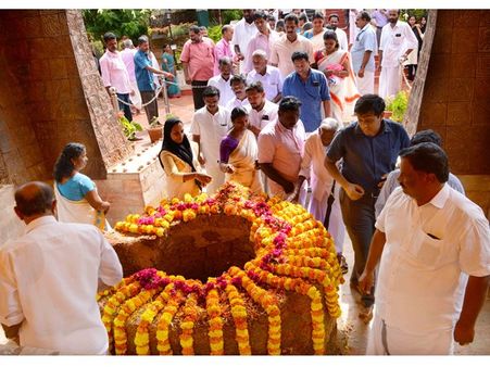 വീര പഴശ്ശിയുടെ ഓര്‍മ്മയില്‍ വയനാട്; 214-ാം ഓര്‍മ്മദിനത്തില്‍ പുഷ്പാര്‍ച്ചനയും അനുസ്മരണവും നടത്തി