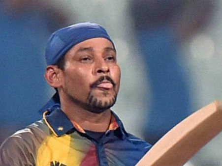 മുന്‍ ശ്രീലങ്കന്‍ താരം ദില്‍ഷന്‍ രാഷ്ട്രീയത്തിലേക്ക്.... രജപക്‌സെയുടെ പാര്‍ട്ടിയില്‍ ചേര്‍ന്നു