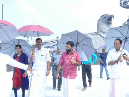 പുനലൂരില്‍ സ്റ്റേഡിയം: കിഴക്കന്‍ മേഖലയില്‍ സ്‌പോര്‍ട്‌സ് സ്‌കൂള്‍, കായിക – യുവജനക്ഷേമ നിയമസഭാ സമിതി സിറ്റിംഗ് നടത്തി