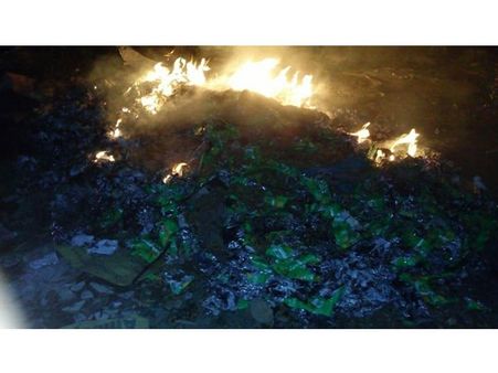 ദുരിതാശ്വാസത്തിനെത്തിച്ച സാധനങ്ങള്‍ കത്തിച്ച സംഭവം വിവാദത്തിലേക്ക്; പ്രതിഷേധവുമായി കര്‍ഷക കോണ്‍ഗ്രസ്