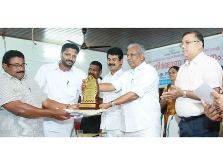 തൊടുപുഴ ബ്ലോക്കിന് സംസ്ഥാന സര്‍ക്കാരിന്റെ ബഹുമതി വികസന പ്രവര്‍ത്തനങ്ങളില്‍ നൂറുശതമാനം നേട്ടം!!!