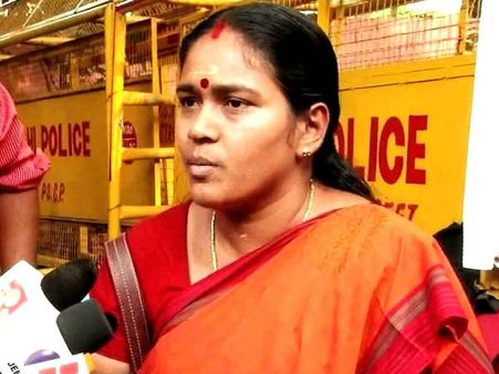 ആക്ടിവിസ്റ്റുകള്‍ക്ക് അഴിഞ്ഞാടാനാണ് ശബരിമലയിലെ നിരോധനാജ്ഞയെന്ന് ശോഭ സുരേന്ദ്രന്‍