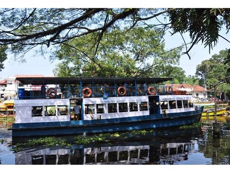 കുട്ടനാടന്‍ സൗന്ദര്യം ആസ്വദിക്കാന്‍ ജലഗതാഗത വകുപ്പിന്റെ പ്രത്യേക ബോട്ട് സര്‍വ്വീസ്