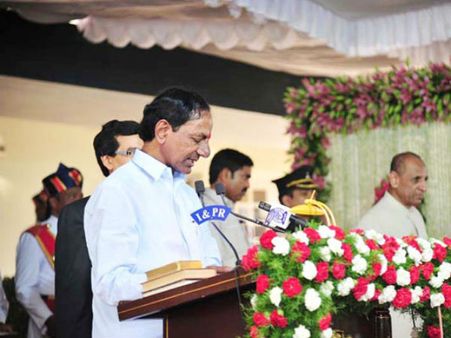 അഞ്ചില്‍ ആദ്യം തെലങ്കാന; കെ ചന്ദ്രശേഖര റാവു മുഖ്യമന്ത്രിയായി സത്യപ്രതിജ്ഞ ചെയ്ത് അധികാരമേറ്റു