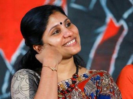 കവിതാ മോഷണത്തിൽ പിടിക്കപ്പെട്ട ദീപ നിശാന്ത് സ്‌കൂള്‍ കലോത്സവത്തില്‍ വിധികര്‍ത്താവ്, പ്രതിഷേധം