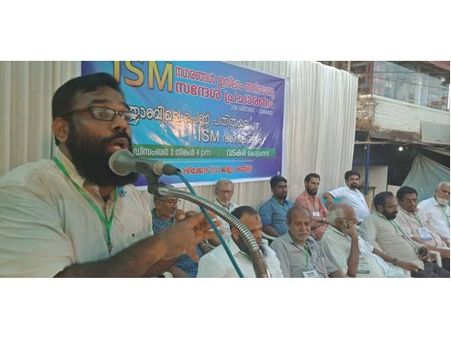 ആവിഷ്‌കാരസ്വാതന്ത്ര്യം അവഹേളനമാകരുത് : എം എം അക്ബര്‍