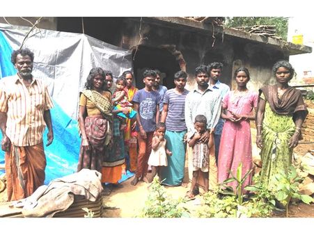 പ്രളയാനന്തര പുനരധിവാസം എങ്ങുമെത്തിയില്ല; വെണ്ണിയോട് ചെറിയമട്ടംക്കുന്ന് പണിയക്കോളനി നിവാസികള്‍ ദുരിതത്തില്‍