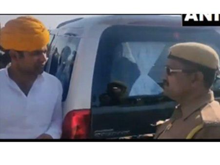 മര്യാദയ്ക്ക് ജോലി ചെയ്തില്ലെങ്കിൽ ജോലി തെറിക്കും; പോലീസുകാരനെ വിറപ്പിച്ച് രാജസ്ഥാൻ മന്ത്രി; വീഡിയോ