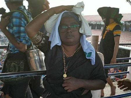 ശബരിമലയില്‍ ഒരു യുവതി കൂടി എത്തി..... ദൃശ്യങ്ങള്‍ പുറത്ത് വിട്ട് ഓണ്‍ലൈന്‍ കൂട്ടായ്മ