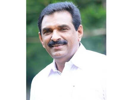ഇന്‍ഡോര്‍ സ്‌റ്റേഡിയം നിര്‍മാണം: ആന്റോ ആന്റണി എംപിയുടെ തെരഞ്ഞെടുപ്പ് ലാക്കാക്കിയുള്ള തട്ടിപ്പെന്ന്!!