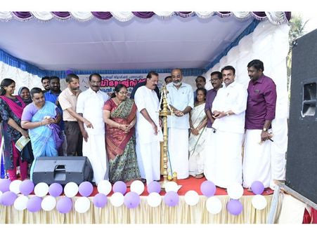 സംസ്ഥാനത്തെ ആദ്യ കുടുംബശ്രീ ബസാർ വില്ലേജ് സൂക്കിന് തിരുവല്ലയിൽ തുടക്കമായി; കുടുംബശ്രീയെ കൂടുതൽ ശക്തിപ്പെടുത്തുമെന്ന് മന്ത്രി മാത്യു ടി തോമസ്