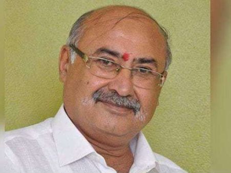 ഗുജറാത്തിലെ മുന്‍ ബിജെപി എംഎല്‍എ ഓടുന്ന ട്രെയിനില്‍ അജ്ഞാതന്റെ വെടിയേറ്റ് മരിച്ചു