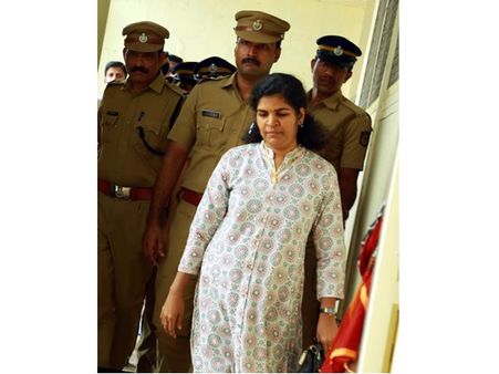 വീട്ടില്‍കയറ്റണമെന്ന കനകദുര്‍ഗയുടെ പരാതിയില്‍ കോടതിയും ഇതുവരെ തീരമാനമെടുത്തില്ല, കേസ് ഫെബ്രുവരി നാലിലേക്ക് മാറ്റി, താമസം കനത്ത പോലീസ് കാവലില്‍ സര്‍ക്കാര്‍ അഭയ കേന്ദ്രത്തില്‍