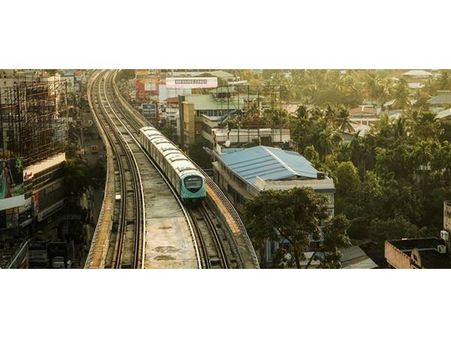 മെട്രോയില്‍ ടിക്കറ്റെടുക്കാതെ യാത്രചെയ്ത് യുവമിഥുനങ്ങള്‍: കയ്യും കാലും പിടിച്ച് രക്ഷപ്പെട്ടു