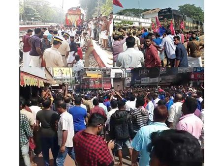 മലപ്പുറത്ത് സ്വകാര്യ വാഹനങ്ങള്‍ സര്‍വീസ് നടത്തി, പെട്രോള്‍ പമ്പുകള്‍ പലതും തുറന്നു, അങ്ങാടിപ്പുറത്തും, പരപ്പനങ്ങാടിയിലും ട്രെയിന്‍ തടഞ്ഞു, മഞ്ചേരിയില്‍ സംഘര്‍ഷം