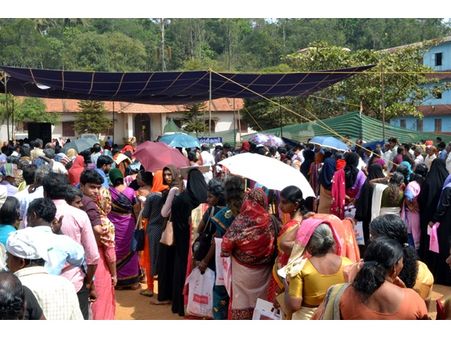 ജനപങ്കാളിത്തം കൊണ്ട് ശ്രദ്ധേയമായി സൗജന്യ മെഗാ സൂപ്പര്‍ സെഷ്യാലിറ്റി മെഡിക്കല്‍ ക്യാംപ്; പരിശോധനക്കെത്തിയത് 8900 പേര്‍; 1654 പേര്‍ക്ക് തുടര്‍ചികിത്സയൊരുക്കും