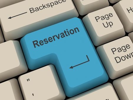 സാമ്പത്തിക സംവരണം നല്ല കാര്യം; സ്വാഗതം ചെയ്ത് മുഖ്യമന്ത്രി,കണ്ണിൽ പൊടിയിടലാണെന്ന് കോൺഗ്രസ്!!