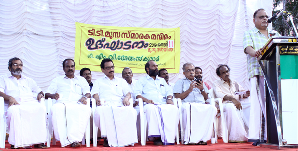 കേന്ദ്ര സർക്കാർ സാമുദായിക ധ്രുവീകരണം ഉണ്ടാക്കാൻ ശ്രമിക്കുന്നു; കർഷക പ്രശ്നങ്ങളൊന്നും രാജ്യത്ത് ചർച്ചയാകുന്നില്ലെന്ന് എംവി ശ്രേയാംസ് കുമാർ