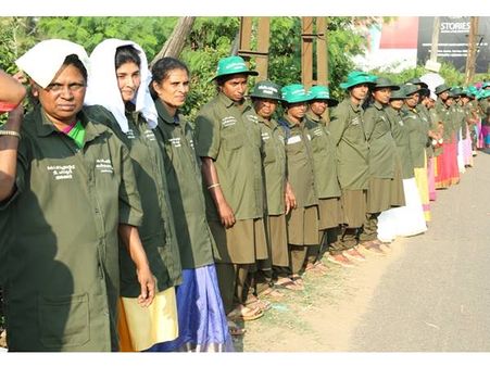 വനിതാ മതിലിനു കരുത്തേകാന്‍ ഹൈറേഞ്ചില്‍ നിന്നും വനിതാ കാര്‍ഷിക കര്‍മ്മസേന!!!