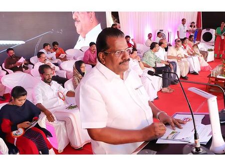 ചീമേനിയില്‍ ആറ് പേര്‍ കൊല്ലപ്പെട്ടത് എങ്ങനെയെന്ന് മുല്ലപ്പള്ളിയോട് ചോദിക്കണമെന്ന് ഇപി ജയരാജന്‍