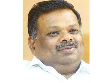 മൂന്നാര്‍ വിഷയം: ദേവികുളം സബ്കളക്ടര്‍ക്ക് കളക്ടറുടെ പിന്തുണ!! സ്വീകരിച്ച നടപടി നിയമപരമെന്ന്!