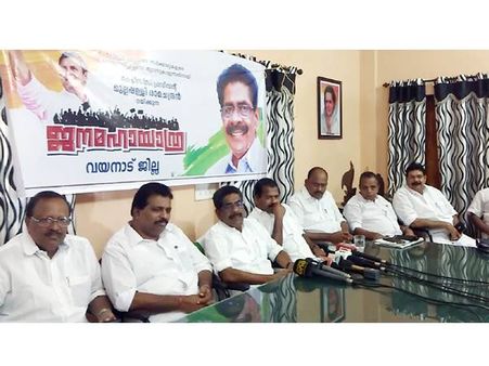 എ കെ ജി സെന്ററിന്റെ ഫ്രാഞ്ചൈസിയായി ദേവസ്വംബോര്‍ഡ് അധപതിച്ചു: ഇത്തവണ മത്സരിക്കില്ലെന്നും മുല്ലപ്പള്ളി രാമചന്ദ്രന്‍